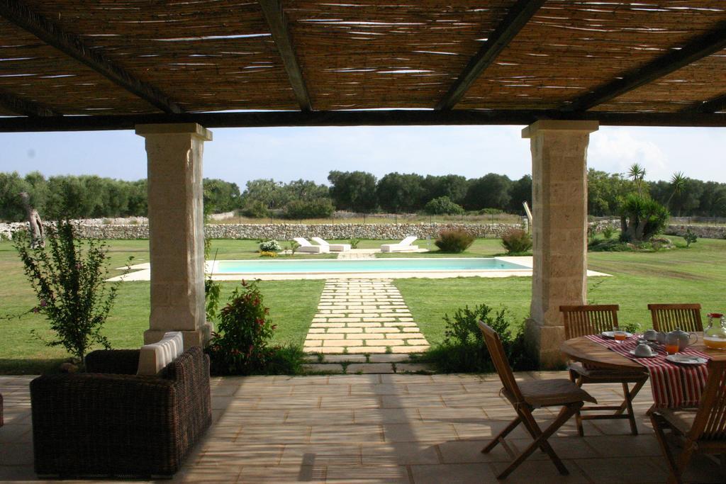 Masseria 30 Mogge Muro Leccese Ruang foto